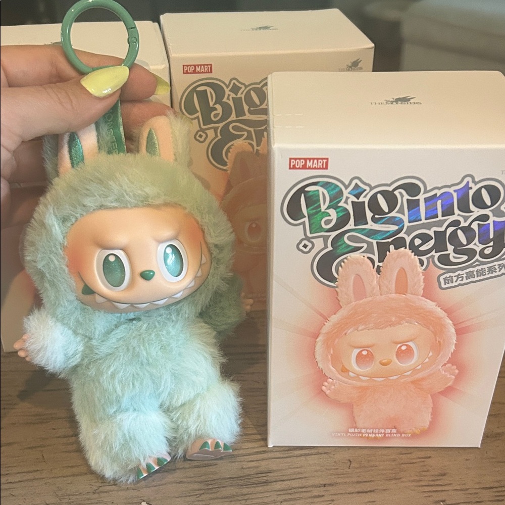Pop Mart Big Energy Labubu - Serenity